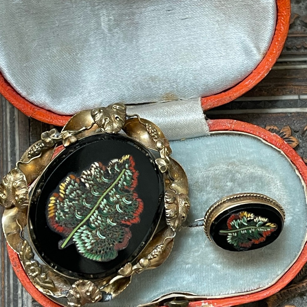 Victorian Brooch Set Matching - Picture 2 of 2